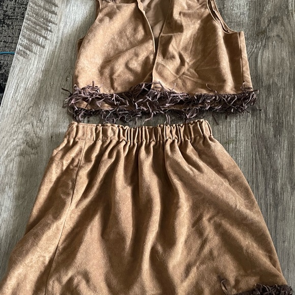 GIRLS cowgirl outfit. Size medium. Shirt and vest - Picture 2 of 4